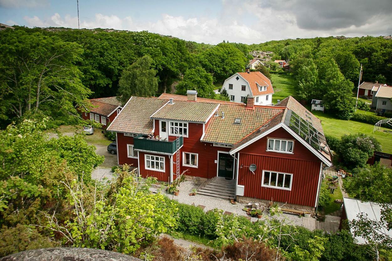 Hamburgoe Gamla Skola Hostel Hamburgsund Exterior photo